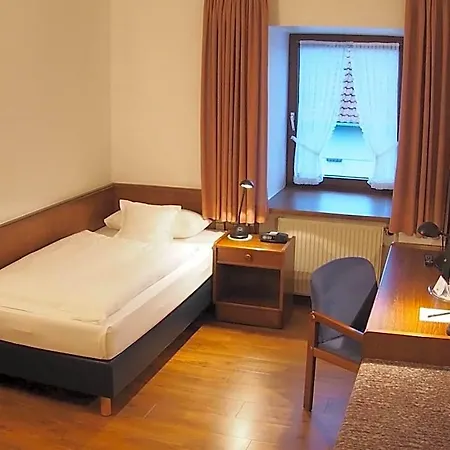 Jaegerhof Szálloda 4*